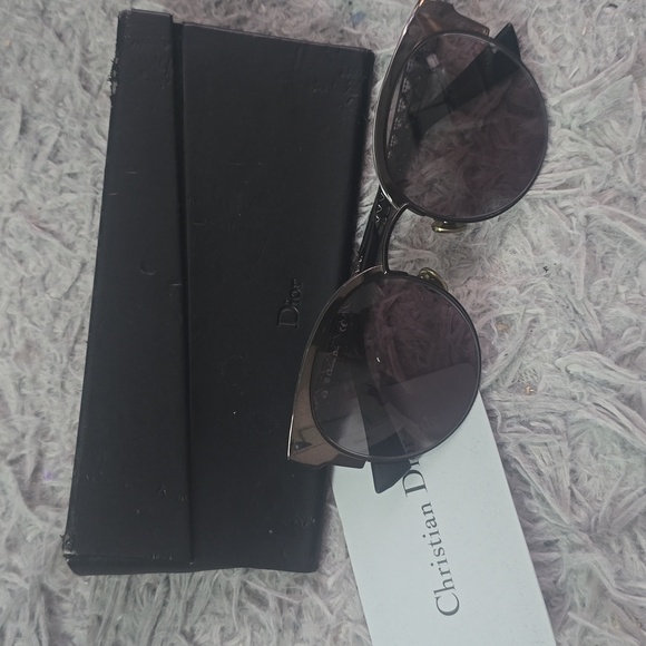 Dior Women's Gunmetal Gray Cat-Eye Mirrored Sunnies (NWOT)(W/ CASE & COA CARD)✨️ - Picture 1 of 6